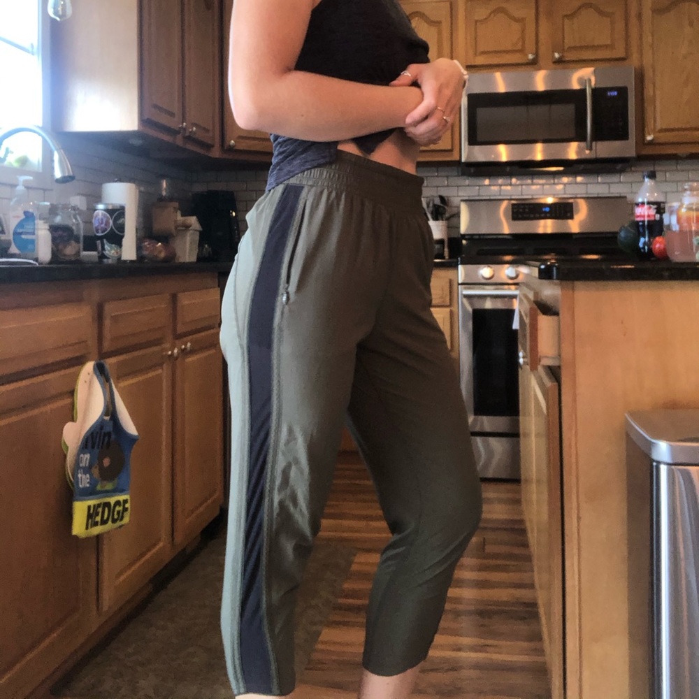 ❤️ lululemon for love crop fatigue green